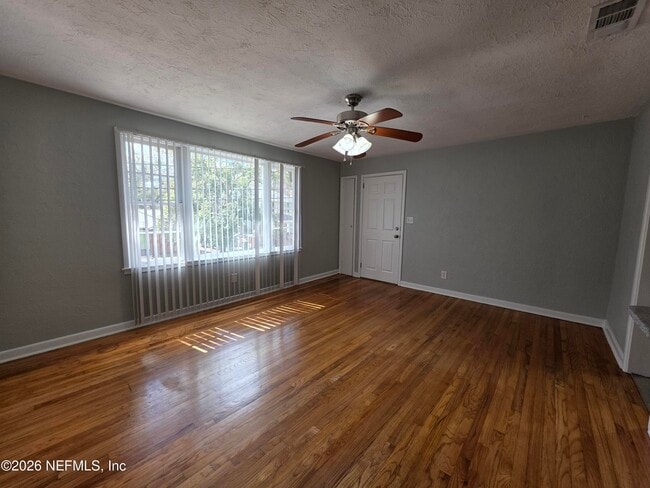 Foto del edificio - 1265 Donald St