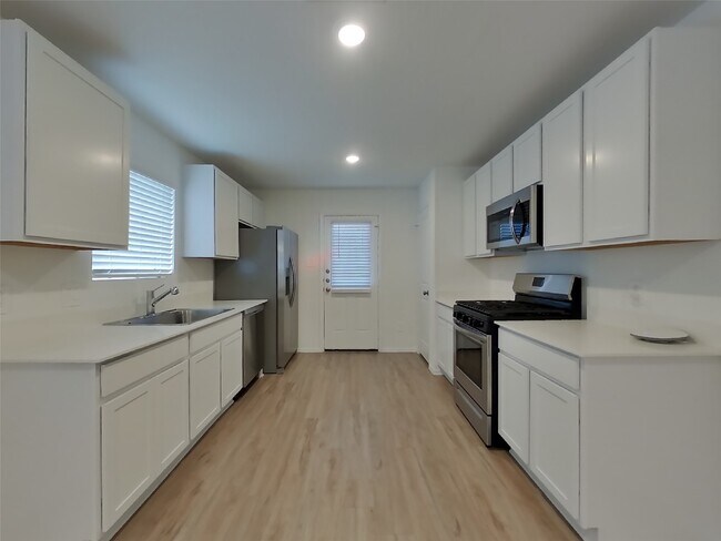 Building Photo - 17159 Quaking Aspen Ln