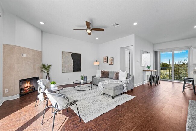 Building Photo - 5730 Biscayne Ct