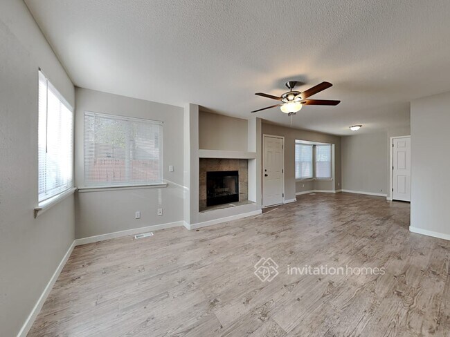 Building Photo - 5814 Santana Dr