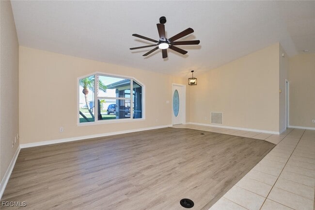 Building Photo - 132 SE 19th Terrace