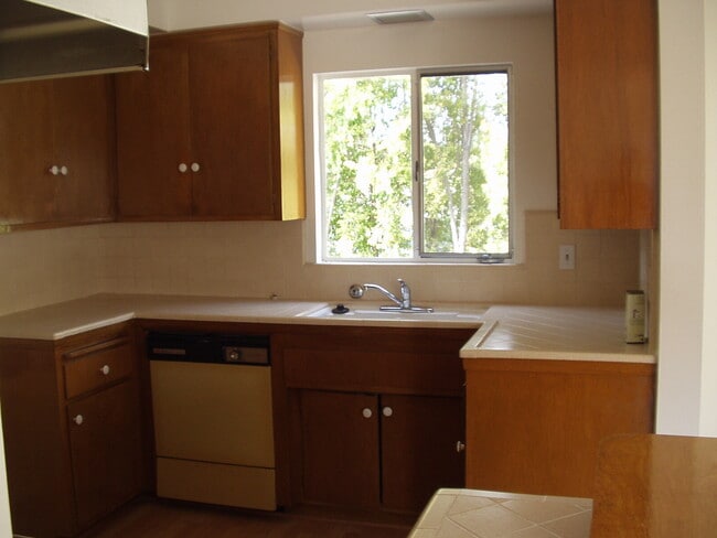 Building Photo - 13203 Moorpark St