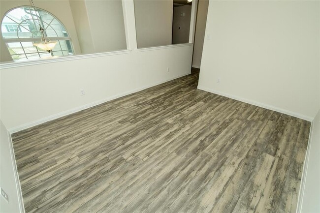 Building Photo - 3323 Gold Star Dr
