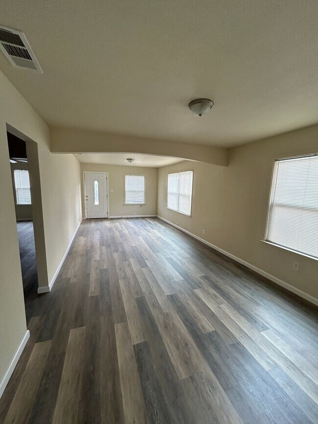 Foto del edificio - New New New 2 bedroom house in Northwest H...