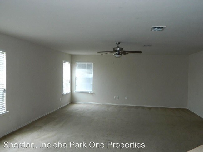 Building Photo - 2409 Emerald Ln