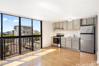 Building Photo - 1541 Dominis St