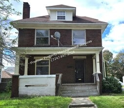 Building Photo - 180 Cedar Ave