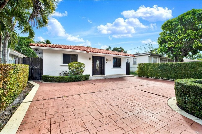 Photo - 2237 SW 63rd Ave House