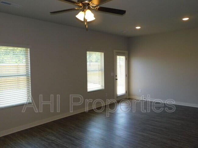 Building Photo - 5738 Cheshire Cove Cir