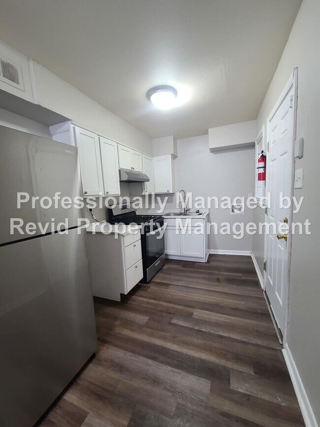 Foto del edificio - 744 Lester St