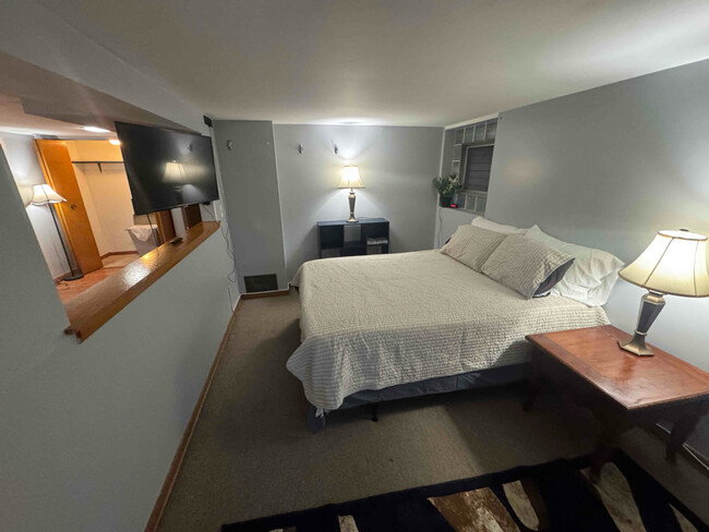 Foto del edificio - 3711 N Troy St