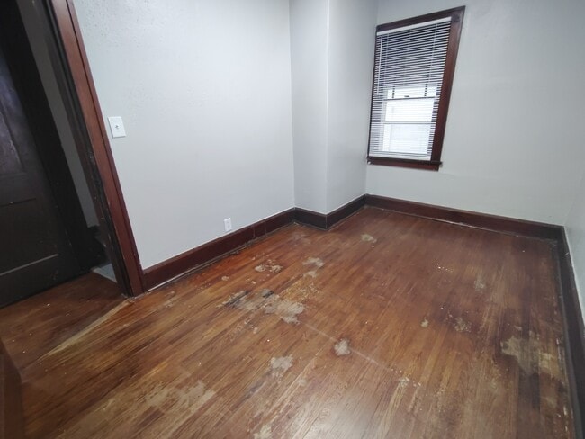Building Photo - 1202 18th St