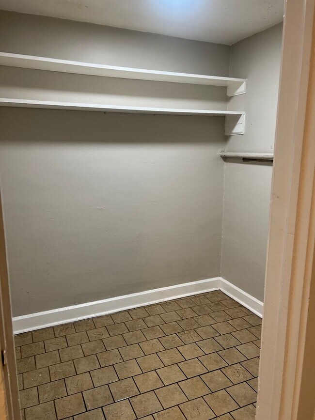 Photo - 1028 N Olney St Apartment