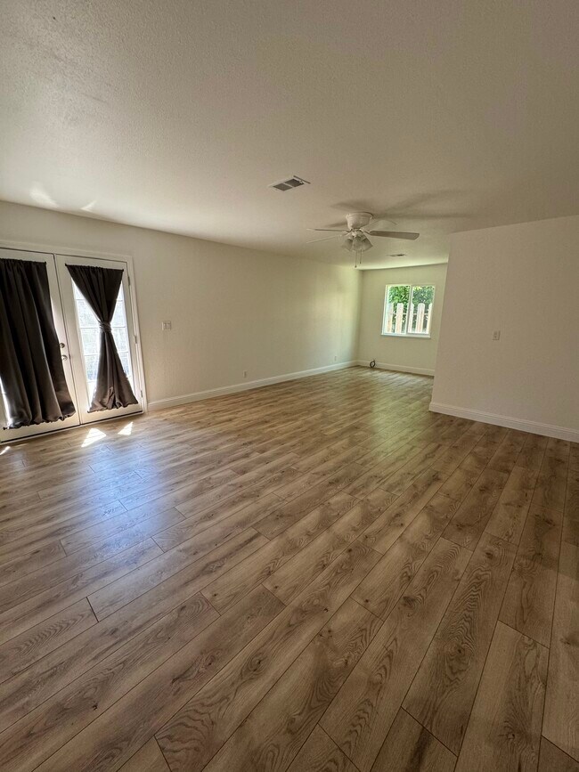 2140 Bonifacio St Unit 2140B, Concord, CA 94520 Apartments in Concord