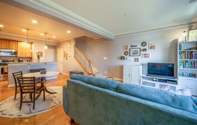 Building Photo - Open-concept main level with 3 bedrooms an...