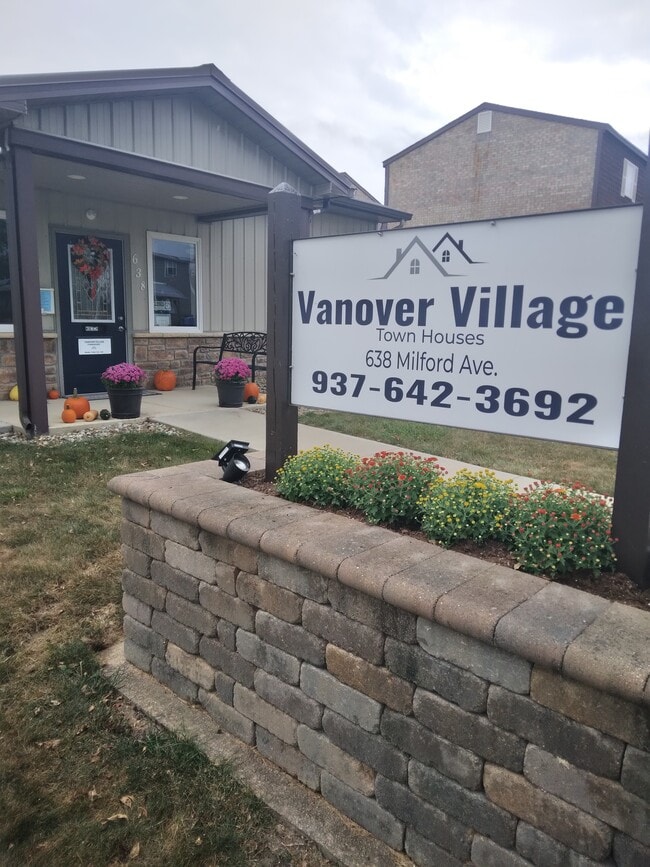 Building Photo - Vanover Village Townhouses