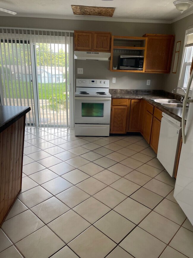 Foto del edificio - House for rent in Kettering City School Di...