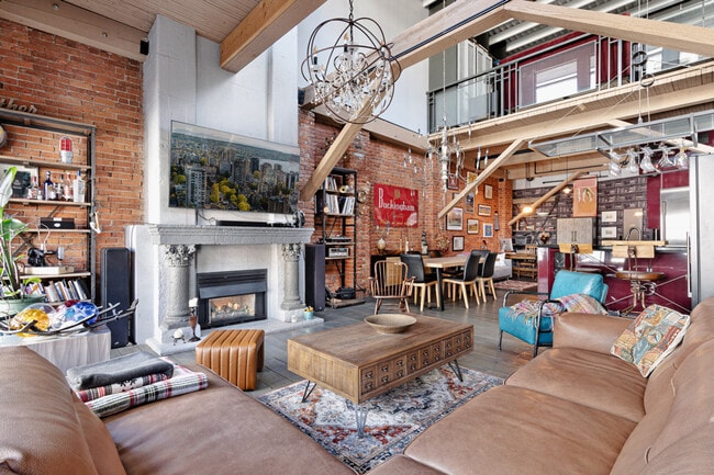 Building Photo - 1066 Hamilton St