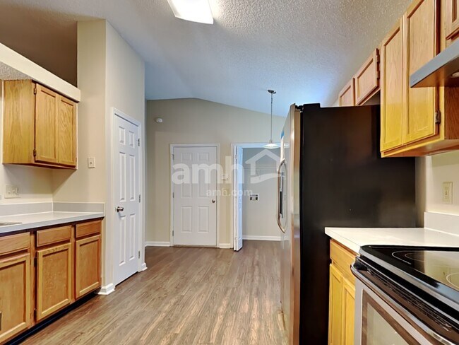 Foto del edificio - 4488 Misty Dawn Ct S