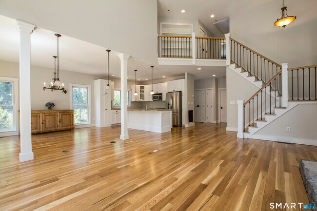 Foto del edificio - 14 Burr Rd