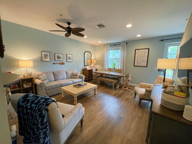 Foto del edificio - 4122 Oyster Pond Way