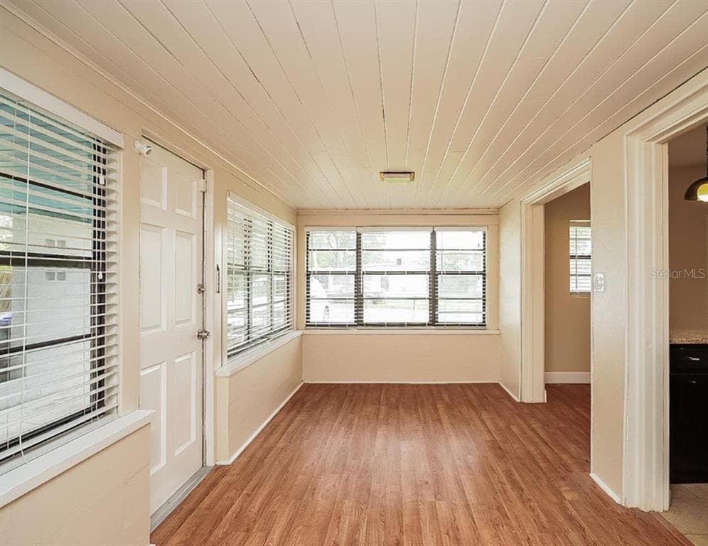 Foto del edificio - 1203 Ferndell Rd