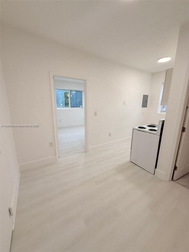 Foto del edificio - 871 SW 3rd St