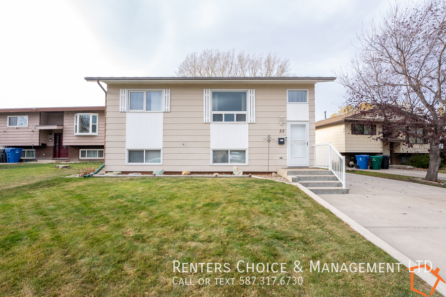 Primary Photo - Pet Friendly 4 Bedroom West Lethbridge House