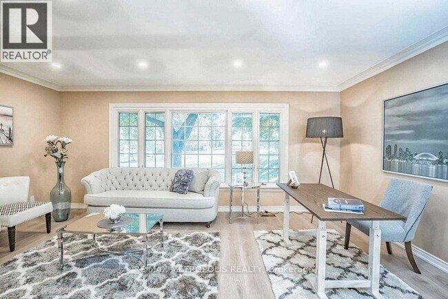 Building Photo - 14 Strathroy Crescent