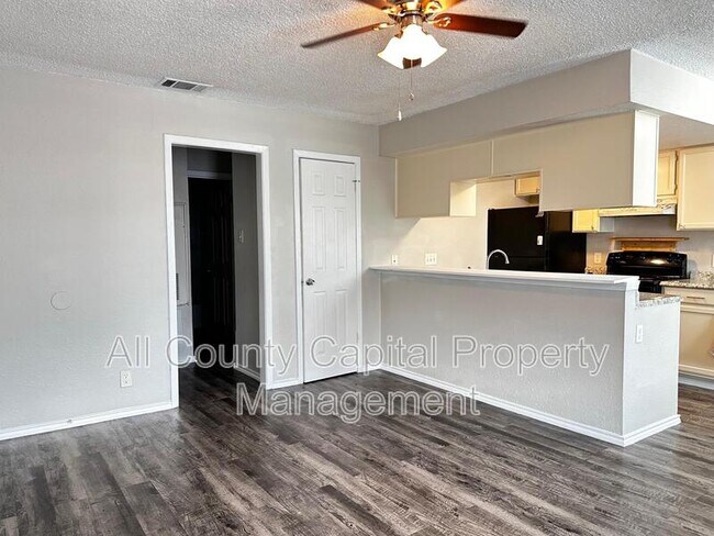 Foto del edificio - 6110 Wheless Cove