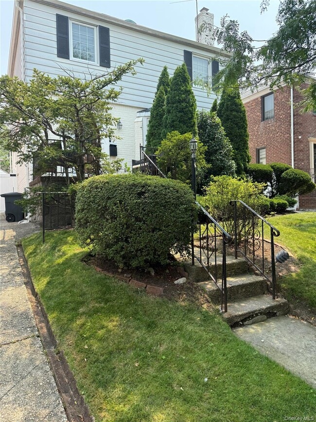 Building Photo - 80-07 192nd St