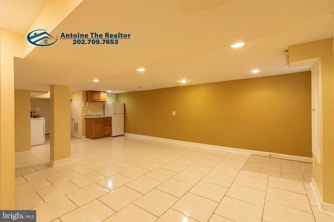 Foto del edificio - 633 M St NE