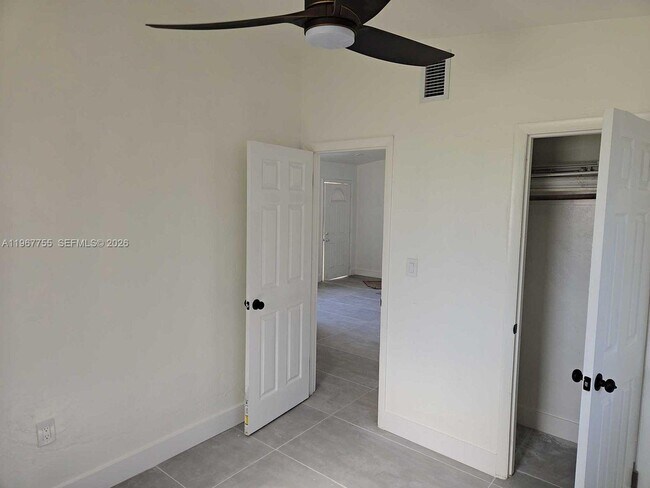 Building Photo - 3001 SW 23rd Terrace