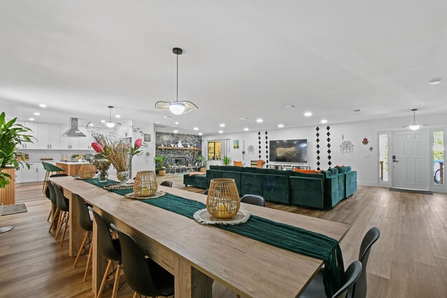 Building Photo - 13014 46th Ct N