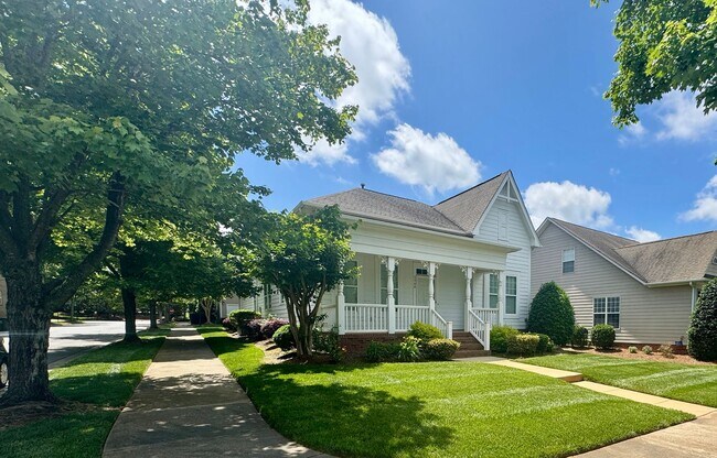 Building Photo - Adorable Home in Brighton Park