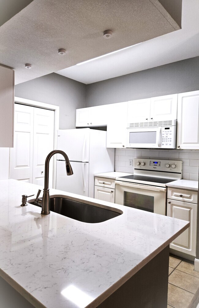 Foto del edificio - 11606 Tomahawk Creek Pkwy