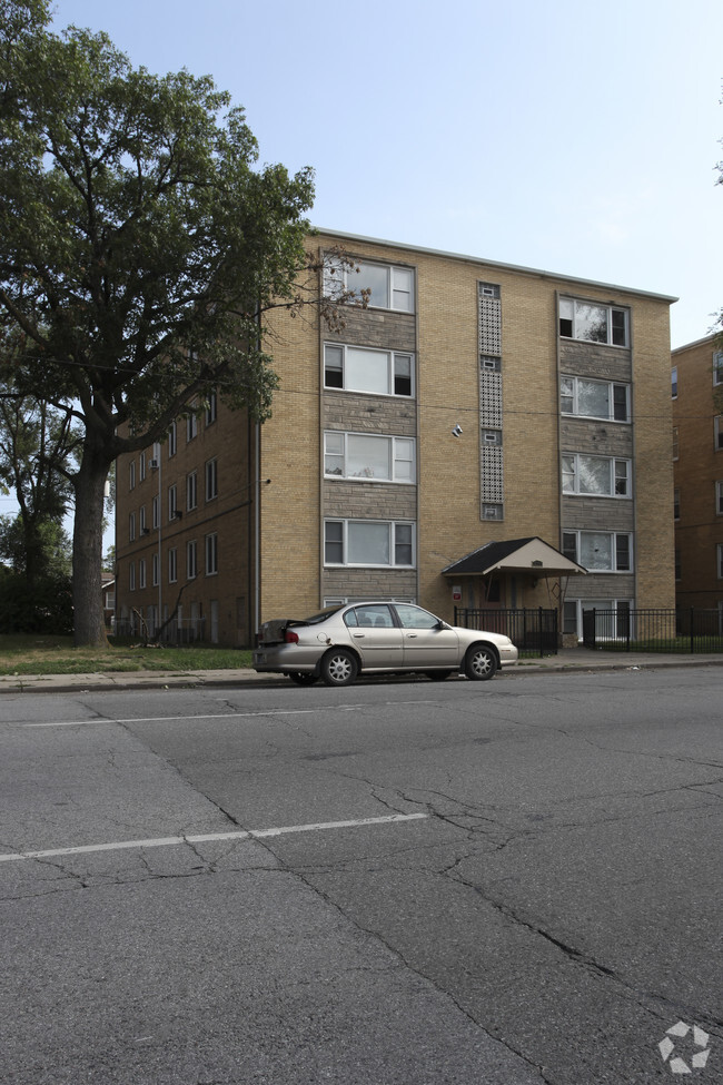 Primary Photo - 1934-2000 W 5th Ave