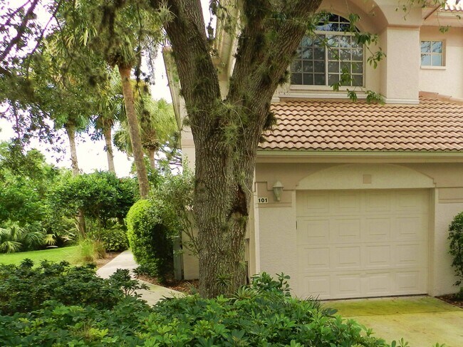 Foto del edificio - 4471 Riverwatch Dr