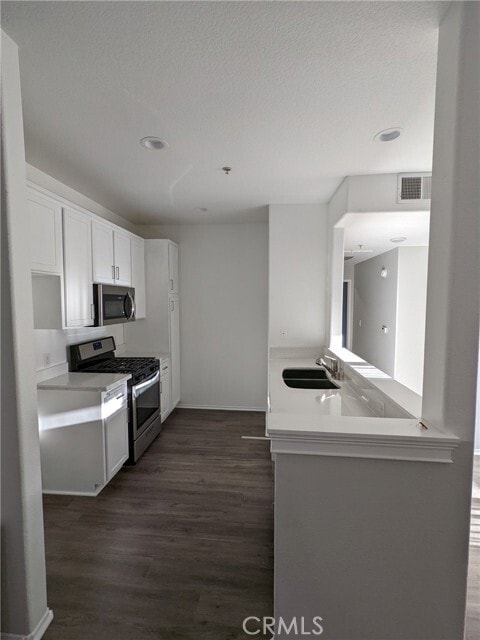 Building Photo - 1215 E San Antonio Dr