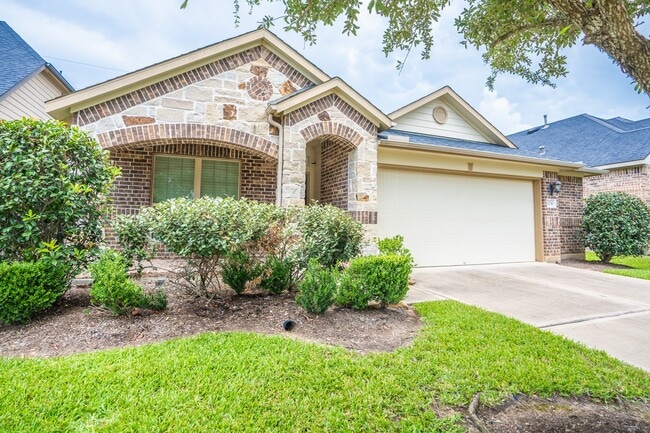 Building Photo - 2230 Falcon Brook Dr