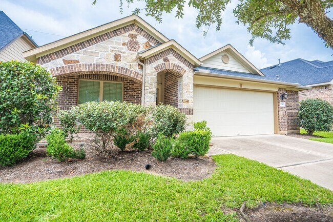 Foto del edificio - 2230 Falcon Brook Dr