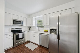Building Photo - 3208 W Gandy Blvd
