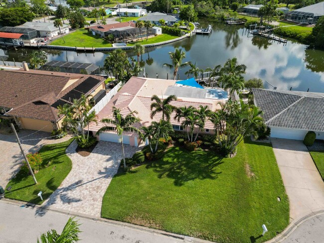Building Photo - Experience the Ultimate Waterfront Getaway!