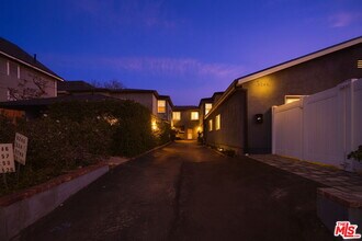 Building Photo - 5248 Whitsett Ave