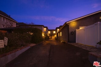 Building Photo - 5248 Whitsett Ave