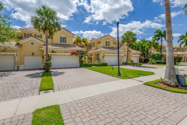 Building Photo - 4770 Cadiz Cir