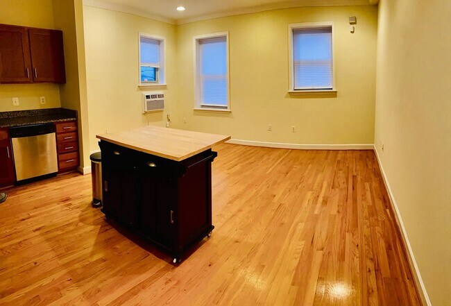 Área de estar/cocina - 430 Irving St NW