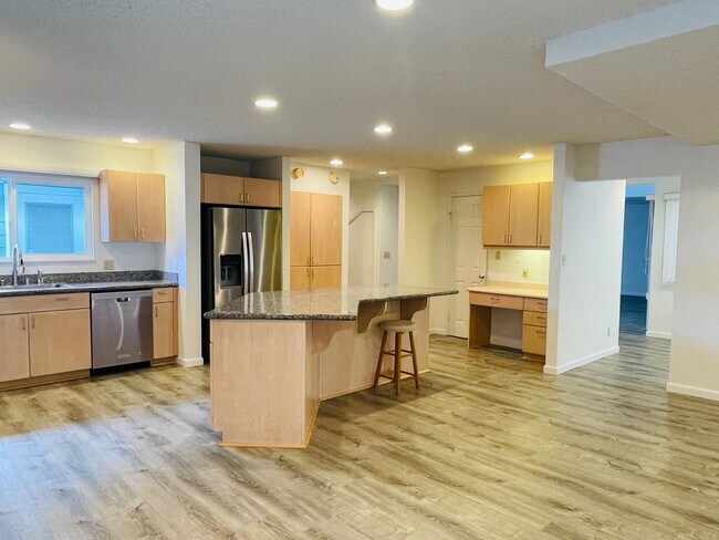 Foto del edificio - Beautiful two story home in Hawaii Kai
