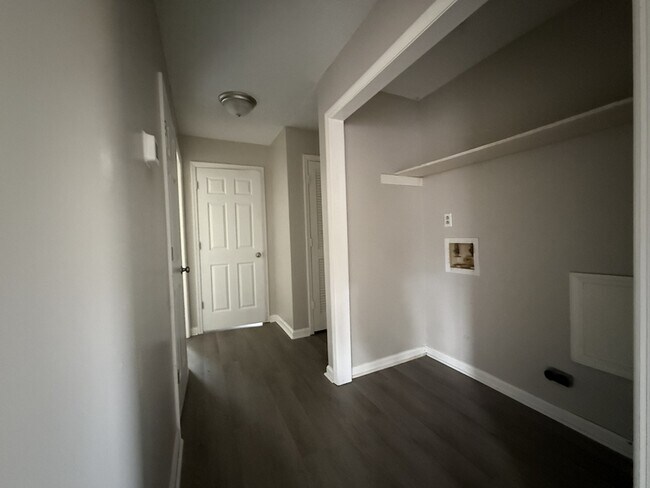 Building Photo - 4414 Bonnell Dr NW