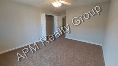 Building Photo - 303 Castle Ridge Dr